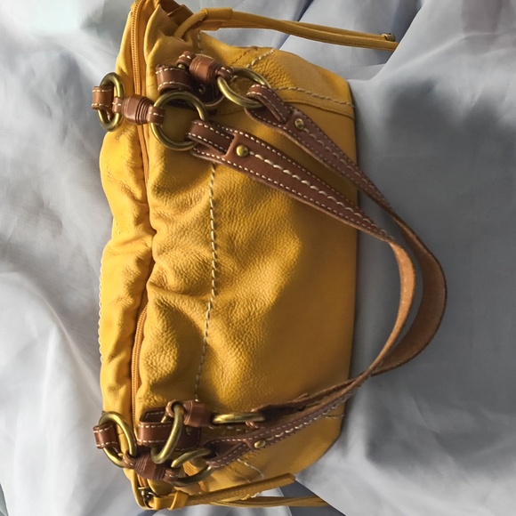 Vintage Fossil Yellow Leather Shoulder Bag - Picture 12 of 13